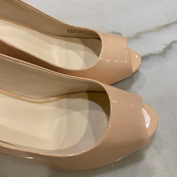 Cole Haan Wedge Heels Size 9.5 Nude Beige Peep Toe NWOB - Picture 3 of 16
